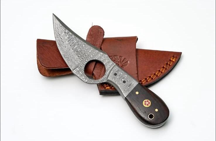 Damascus Knife, Skinner Knife, Hand forged by Titan TD-201